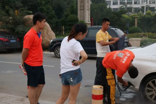 附近居民对集团项目进行咨询